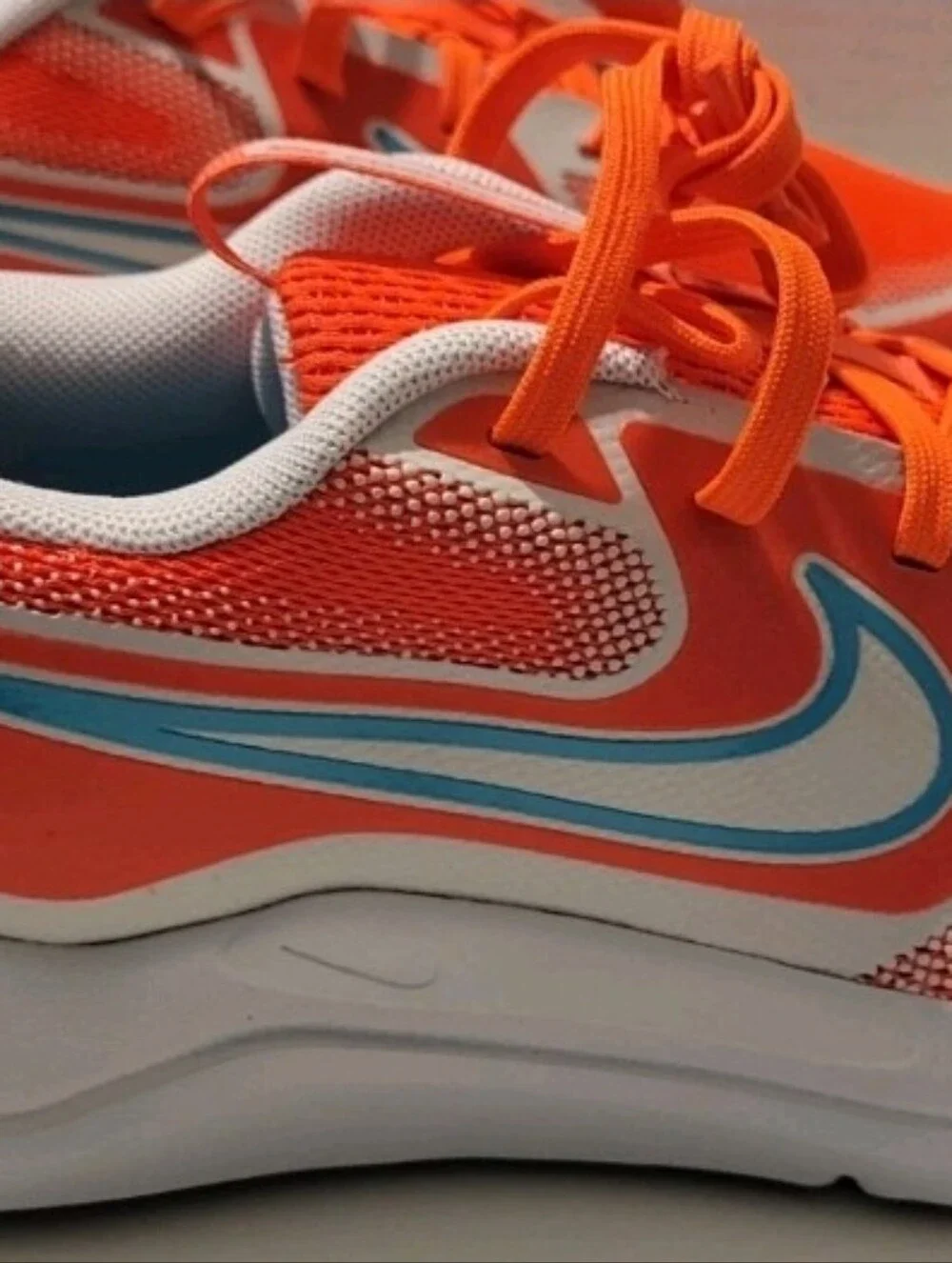 Nike Cosmic Runner Big Kids 5.5Y/ Women's 7 ~ Orange, Turquoise, White Shoes